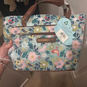 New gorgeous Lily Bloom